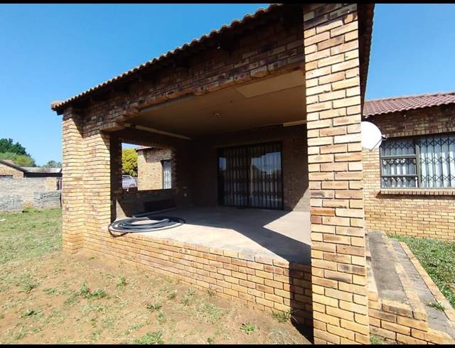 4 BEDROOM HOUSE FOR SALE IN VAALPARK
